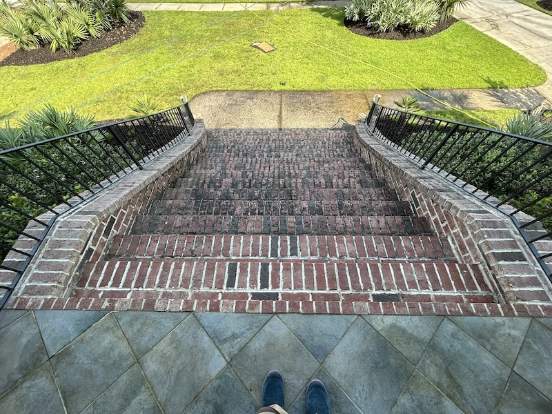 Pressure Washing Stairs and Driveway