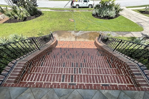 Washing concrete and stairs